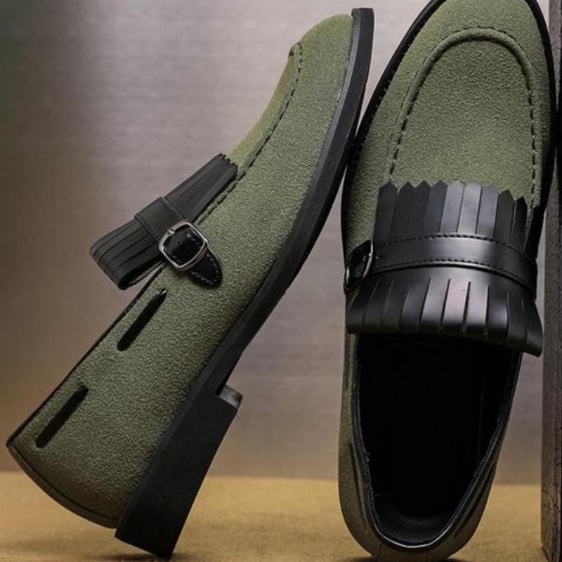 Men's Solidcolor Loafer Shoes With Tassel Accents - Image 7