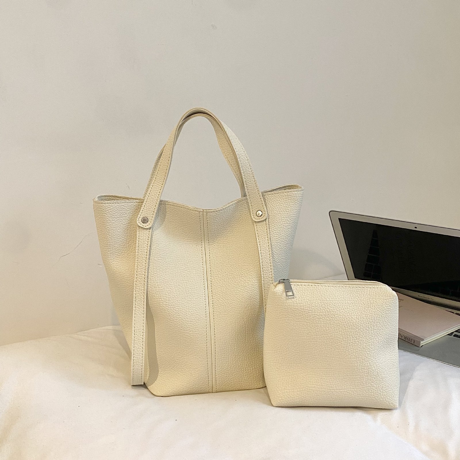 Retro-style Fashionable Minimalist Western Inspired Set Of Two Bags For Commuting - Image 8