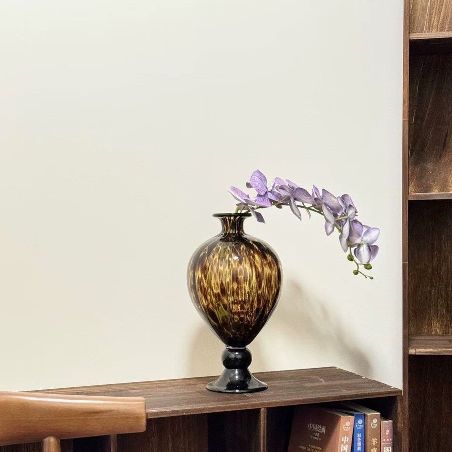 Light-luxury High-end Home Decor Vase With A Leopard Printartistic Soft Furnishing Piece